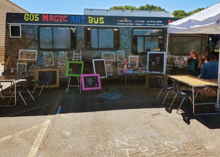Festivals 605 Magic Art Bus